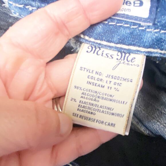 Miss Me US 26 Womens Blue JE5002M54 Rhinestone Mid Rise Denim Bermuda Short - Picture 7 of 9